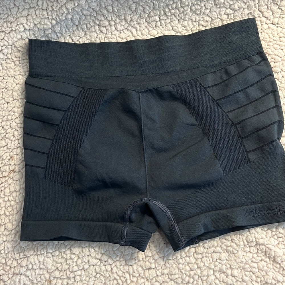 COPY - Oiselle Graphite Navy Spandex - Size Medium - Picture 3 of 3